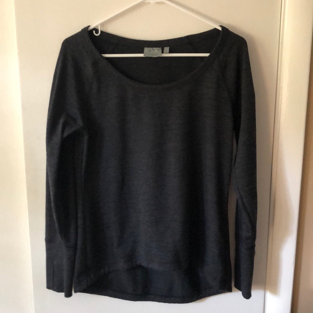 Athleta pull over long sleeve sweatshirt